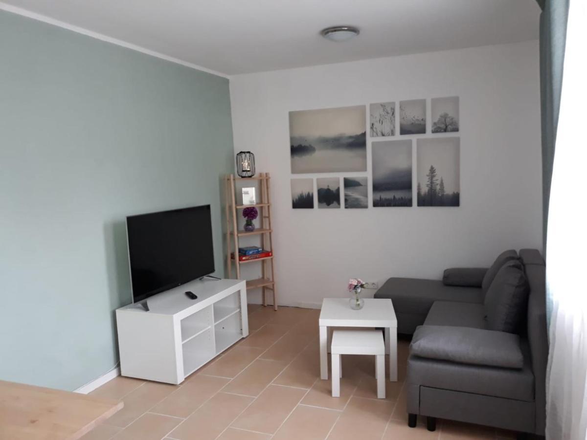 Am Bahnhof Ketzin Appartement Buitenkant foto